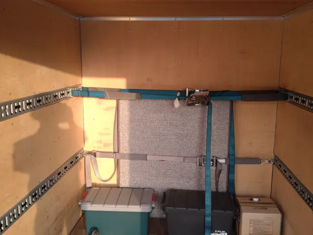 ２ｔトラックで単身者様のお荷物をベテランスタッフ２名が余裕でお運び致します！サービスの画像