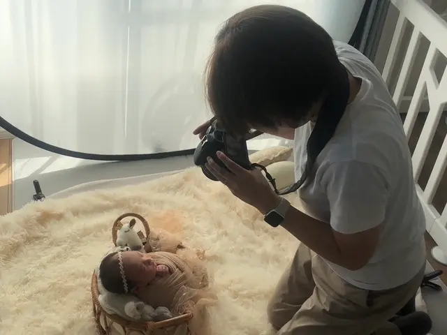 ママと赤ちゃんに寄り添う助産師カメラマン。今だけの瞬間を、未来へつなぐ一枚に。