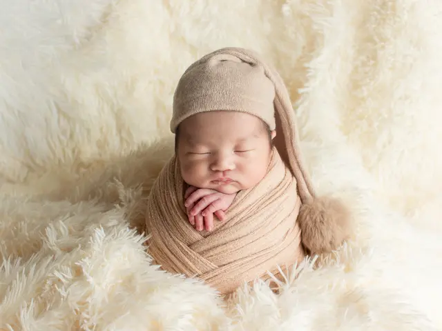 ママと赤ちゃんに寄り添う助産師カメラマン。今だけの瞬間を、未来へつなぐ一枚に。