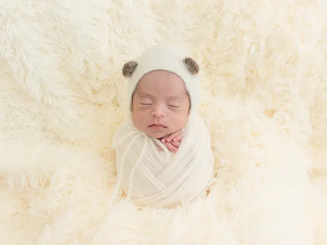 ママと赤ちゃんに寄り添う助産師カメラマン。今だけの瞬間を、未来へつなぐ一枚に。