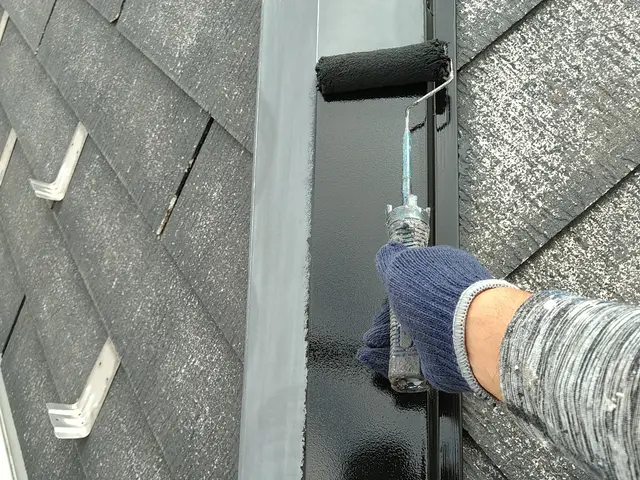 美観UP！！家の寿命を伸ばす屋根塗装!!家族団結で丁寧に作業いたします！サービスの画像