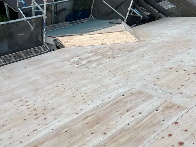 自信の完全自社施工！損害保険加入済みで安心◎対応地域外のご予約も相談可能です！サービスの画像