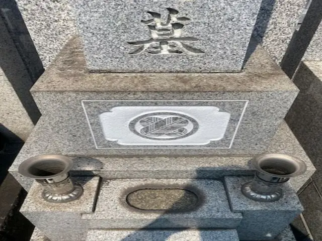 【リピートでお得に！】見守りの墓石クリーニング　墓地清掃士が行きますサービスの画像