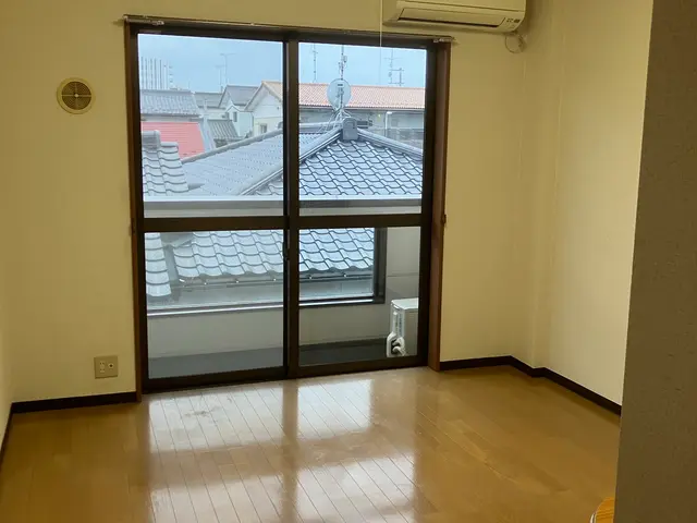 徹底的にクリーニング致します。丁寧で綺麗をモットーに施工します。サービスの画像