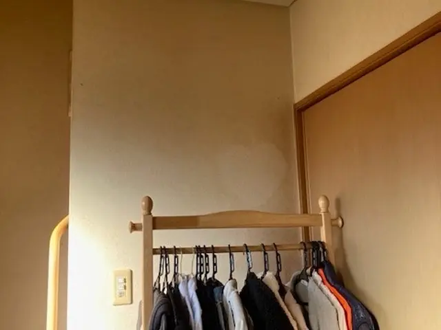 下地がなくても補強して取り付けます！後付けハンガーパイプ取付工事！サービスの画像