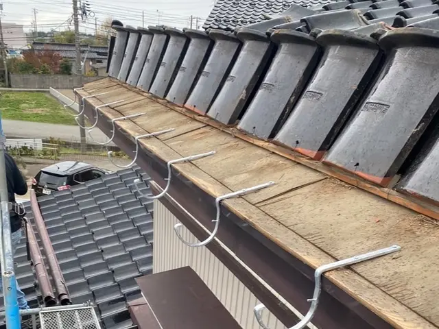 ★風や雨での破損は保険適用◎申請サポートも修理も全て当社で完結‼︎雨樋お掃除も◎サービスの画像