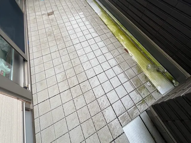 ベランダ・バルコニー高圧洗浄クリーニングサービスの画像