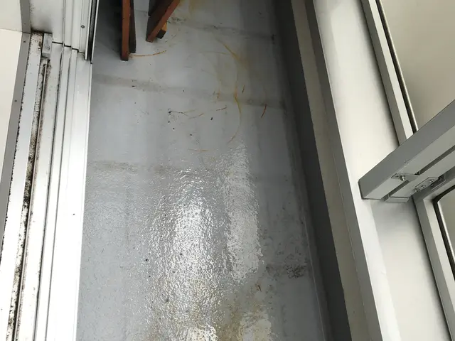 ベランダ高圧洗浄サービスの画像