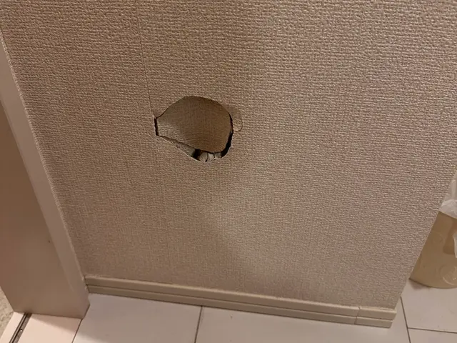 【業歴10年以上】クロス壁の穴補修！プロの技で納得の施工！サービスの画像