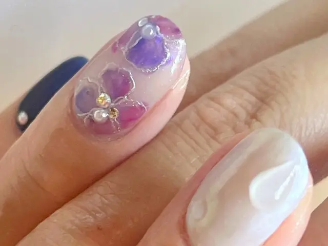 14年の実績。肌映えする上品ネイルが得意です。