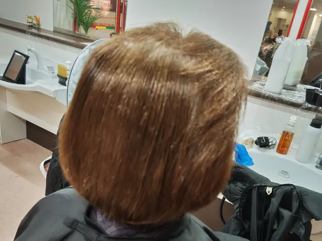 訪問美容師、介護福祉士、国家資格保持◎車椅子や寝たきりの方のカットも対応可サービスの画像