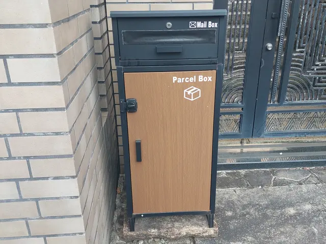宅配ボックスの取り付け、不要品撤去もお任せ下さいませサービスの画像