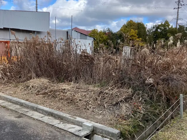 職人っぽくないフランクな対応が売りです！当日対応可能な草刈りサービスサービスの画像