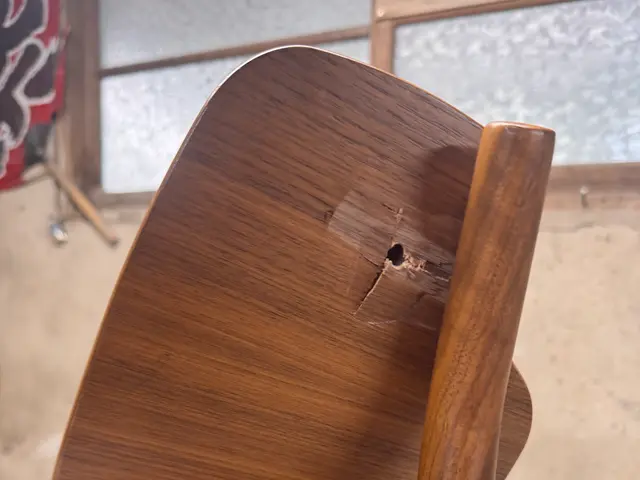 布地、ウレタンフォーム張り替え、破損した椅子の修復、塗装等ご相談ください(^^)サービスの画像