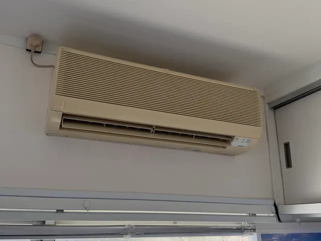 【丁寧・安心】エアコンクリーニング（通常・お掃除機能付き対応）｜便利屋よっちゃんサービスの画像