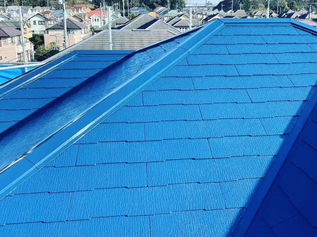 会社の代表自ら屋根塗装を致します!!一級塗装技能士の施工でお家の頭を綺麗に!!サービスの画像