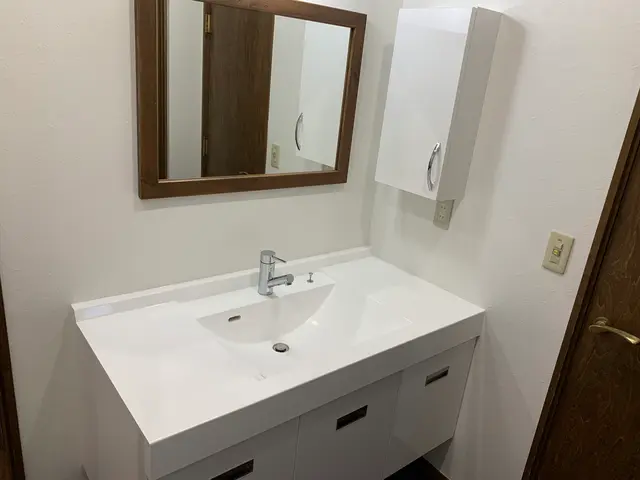 洗面化粧台のお取り替え　お任せください！先ずはお問合せからどうぞ。処分費込み価格サービスの画像