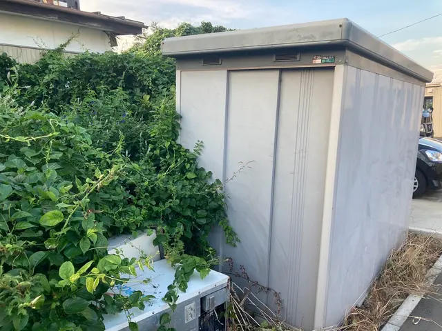 物置の解体と回収はお任せください。中身の不用品の回収・買取も承ります。サービスの画像