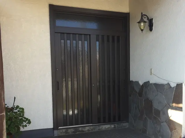 網戸のみ取付、本体のみ交換、または塗装など、ご相談・ご提案させて頂きます。サービスの画像