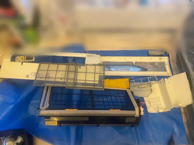 季節の変わり目に一度キレイに！台数割有！実績豊富なエアコンクリーニングサービスの画像