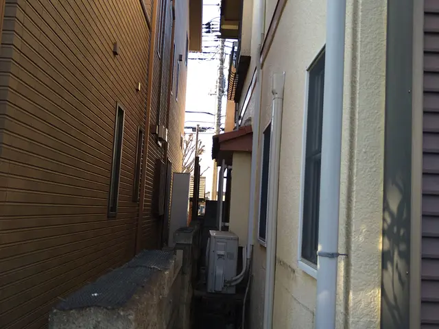 シャッター取付、面格子取付、防犯ガラス入れ替え、サッシごと交換、インプラスサービスの画像