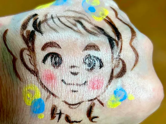 20年目の似顔絵師。ファミリーイベントでお子さま対応に慣れ、時間管理もお任せ！