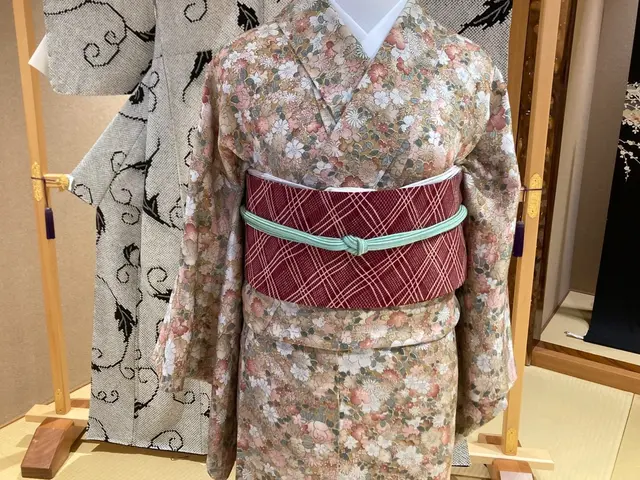 【呉服歴10年】出張お着付け◆金額詳細は最後のページをご確認ください◆サービスの画像