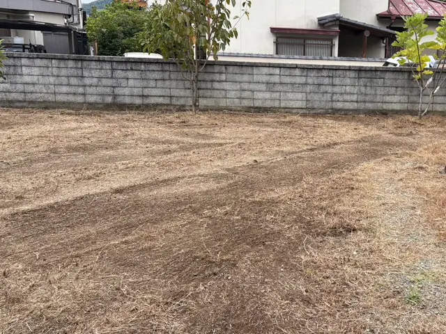 【おすすめ！地元密着店】お庭の悩みを解決します！安全講習を受けたスタッフが対応。サービスの画像