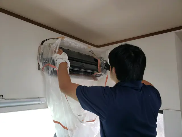 夏の頑張ったエアコン冬に向けてお掃除しませんか？電気工事士資格有☆サービスの画像