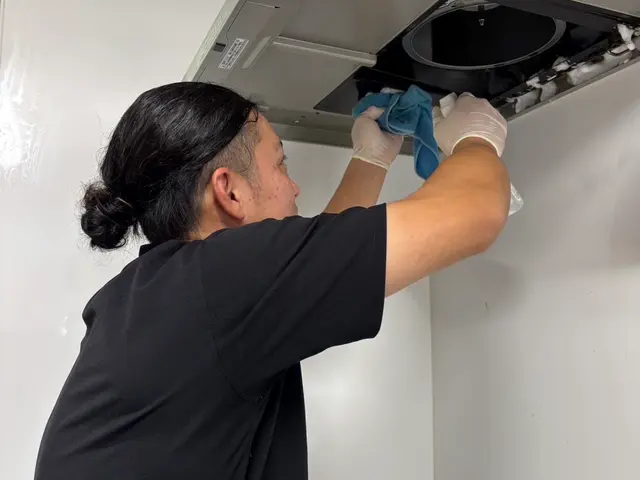 冬に向けて換気扇を綺麗にしませんか？経験と知識を活かして迅速丁寧に作業いたしますサービスの画像