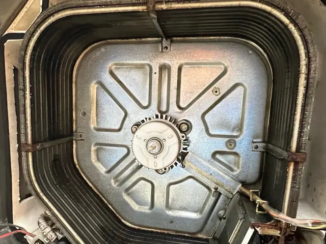 【天井埋め込み型エアコンクリーニング】経験豊富な作業員がお伺いいたします！！サービスの画像