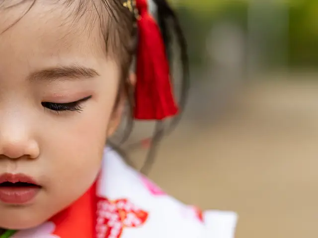 芸能事務所提携カメラマン / やさしい雰囲気で撮影いたします♪ / 和傘２本無料