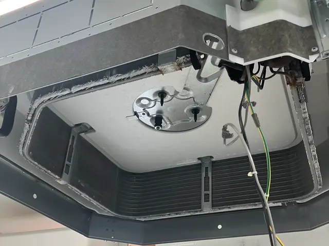 電気工事士のクリーニング♦︎深夜早朝も可能♦︎店舗・オフィス・ご家庭もサービスの画像