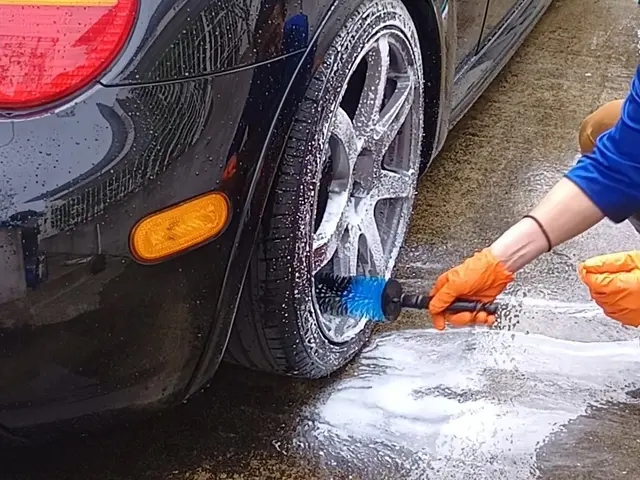 【即日対応 応相談】「ピカピカ絶賛！新車のような輝きを実現する匠の技」サービスの画像