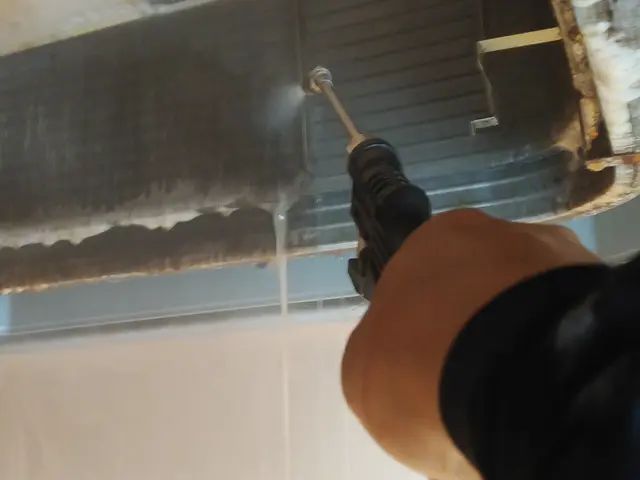 今だけ価格！禁煙、電気工事士がお伺い！保険加入　paypay使えますサービスの画像