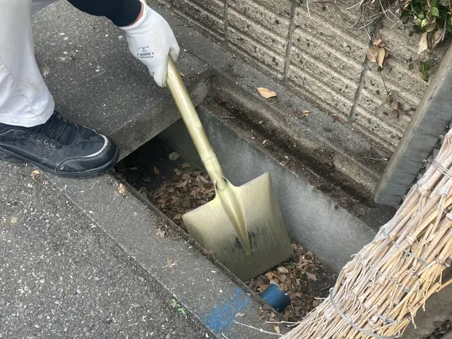 《側溝掃除》はお任せ下さい！　経験と知識をいかして迅速に対応致しますサービスの画像