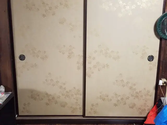 【和室のしつらえ】現状の襖の状態をしっかり確認し紙の選定及び適性施工を実践しますサービスの画像