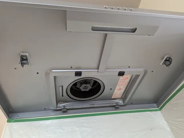 レンジフードの分解洗浄！油汚れはプロにお任せ！サービスの画像