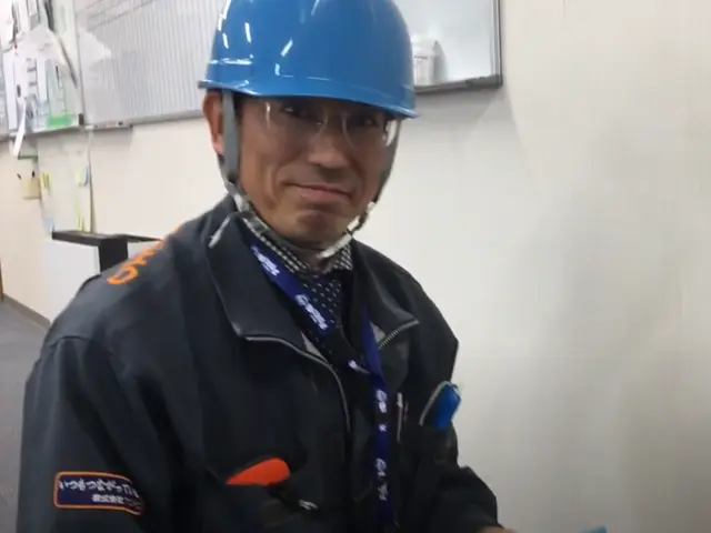 蛍光灯からLEDへ交換｜古いLED照明の交換｜事務所照明リニューアル工事サービスの画像