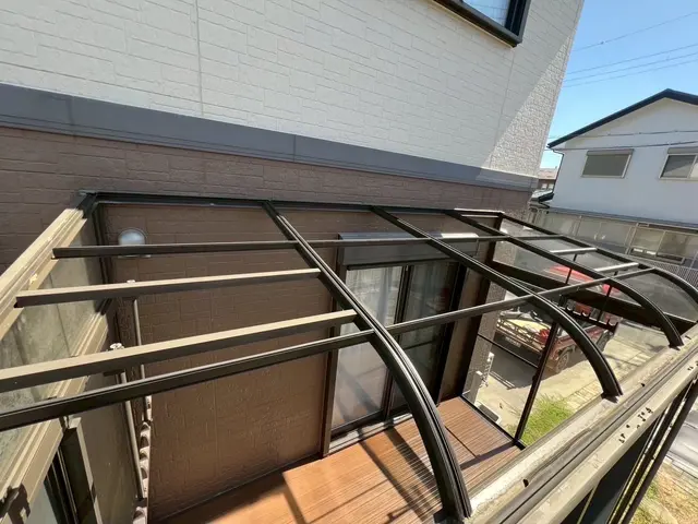バルコニー屋根の設置・交換サービスの画像