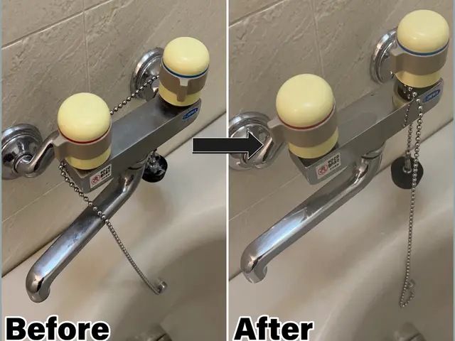 カビや水垢、鏡のウロコもキレイにスッキリさせます！お任せ下さい！サービスの画像