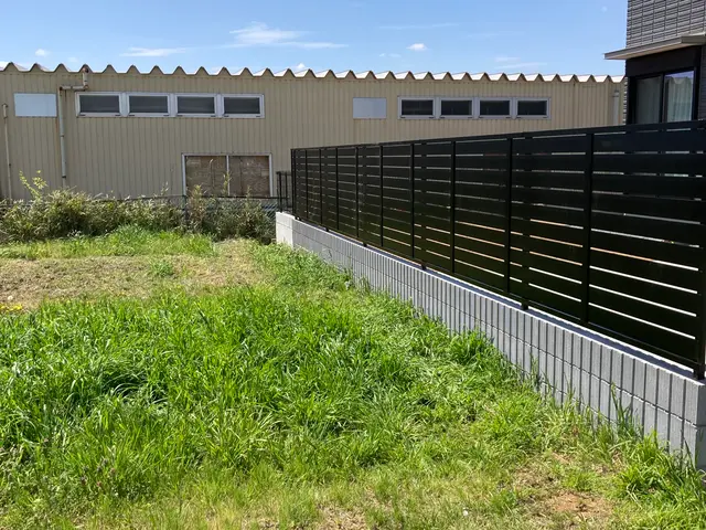 目隠しフェンス　ブロックフェンス工事サービスの画像