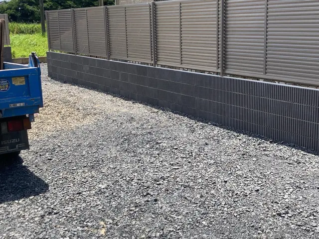 目隠しフェンス　ブロックフェンス工事サービスの画像