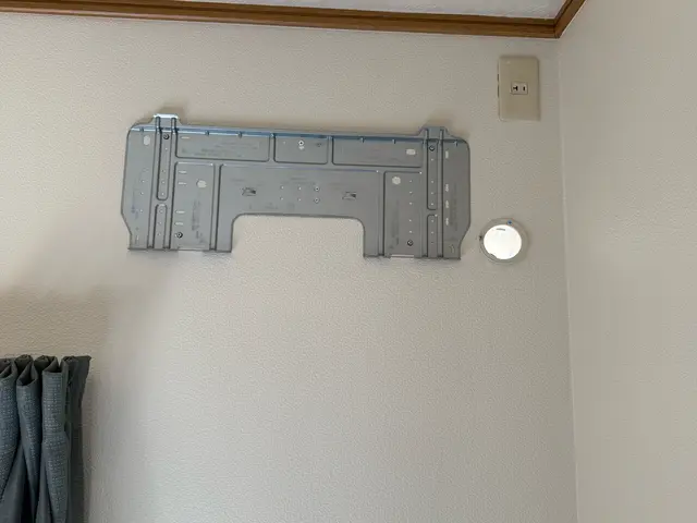 取外し、移設、回収、引越しに、伴う工事もお任せください。エアコン工事は当店にサービスの画像