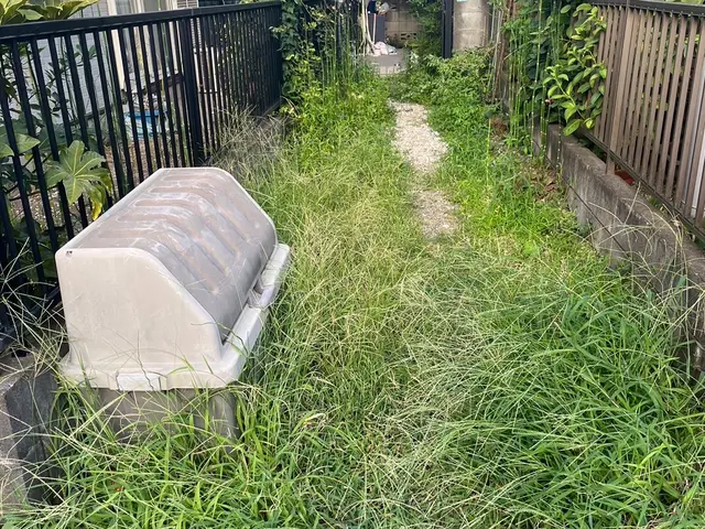 除草剤込みの料金です！手作業ならではの丁寧な作業で好評いただいております！サービスの画像