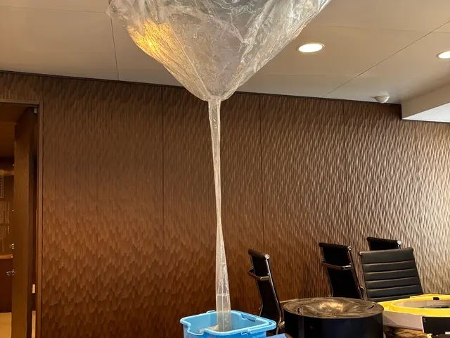 複数台がお得！4方向業務用エアコン¥22000！家庭用1〜2方向は¥19000！サービスの画像