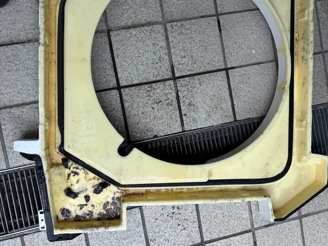 複数台がお得！4方向業務用エアコン¥22000！家庭用1〜2方向は¥19000！サービスの画像