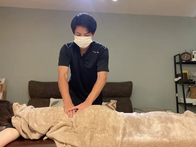 【対応地域外も相談可！年間700件以上対応のプロ出張整体サービス！】サービスの画像