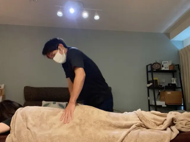 【対応地域外も相談可！年間700件以上対応のプロ出張整体サービス！】サービスの画像