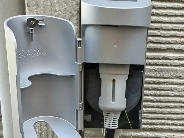 EVコンセント、電気工事ならお任せ下さい。施工後、安心快適サービスの画像